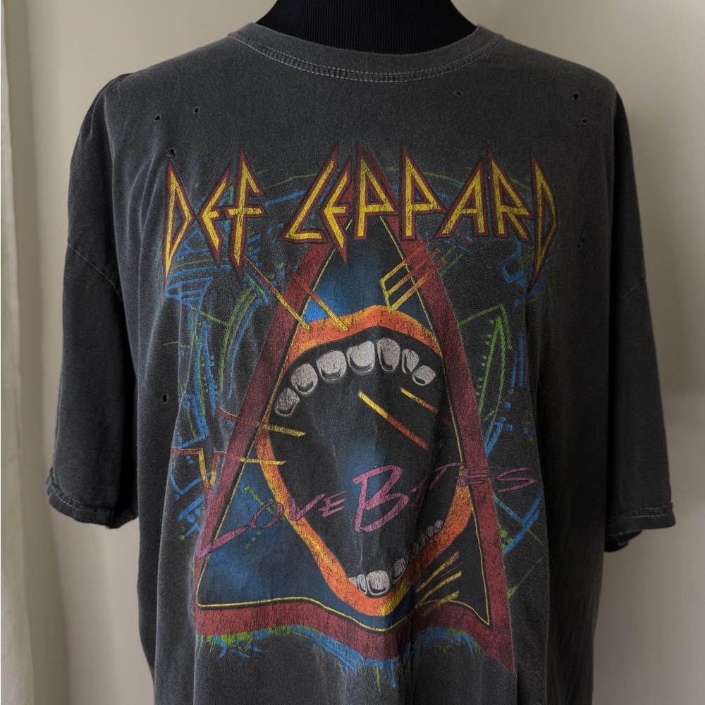 DEF LEPPARD Graphic Men's or Women’s Shirt - Black